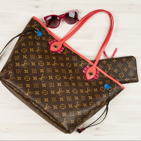 Louis Vuitton Handbags - 🦩FLAMINGO NEVERFULL MM W/ POUCH!🦩 RARE New Bag!